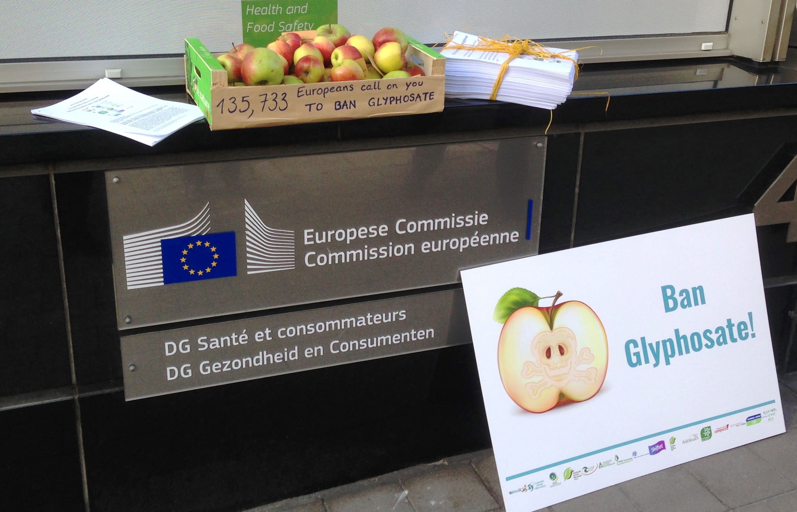 135.733 europeos piden a la Comisión que prohíba el glifosato